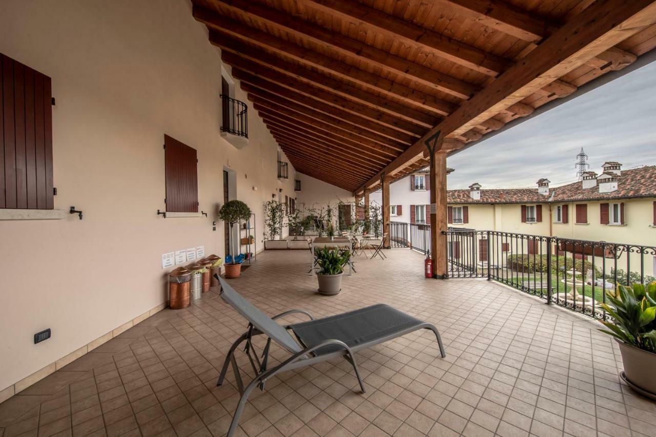 100% Design Villa Desenzano del Garda Exterior photo